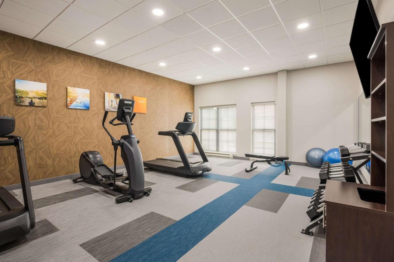 Mainstay Suites Гейлорд Екстериор снимка