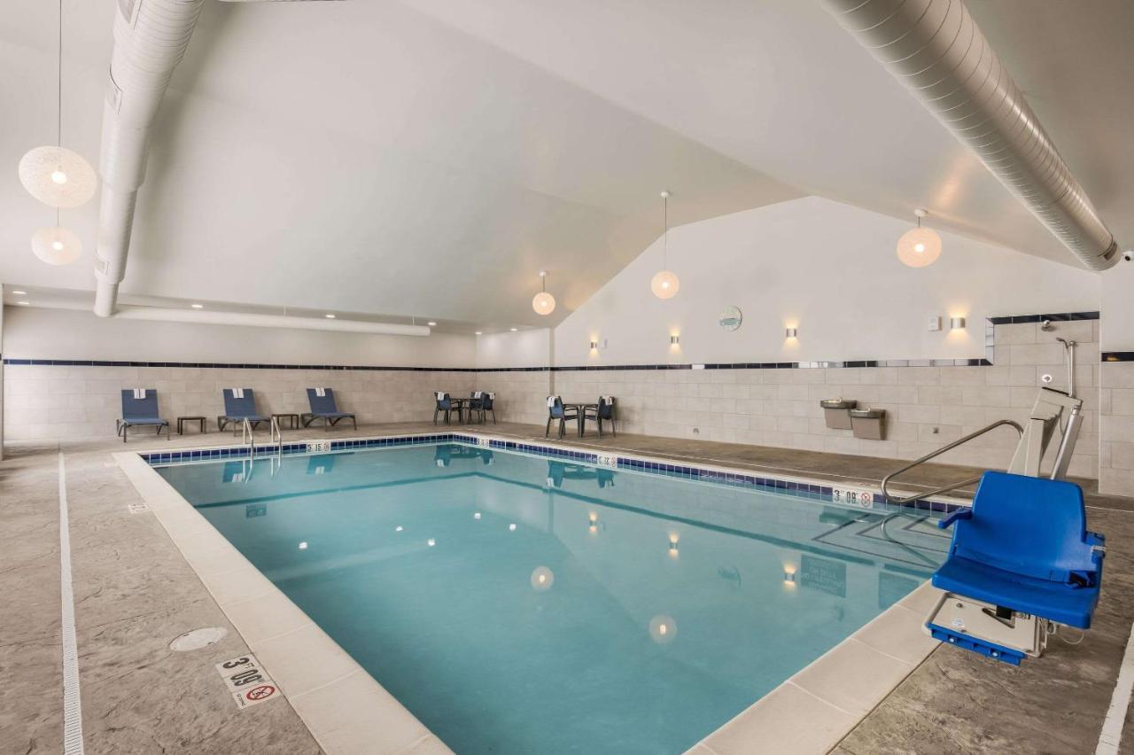 Mainstay Suites Гейлорд Екстериор снимка