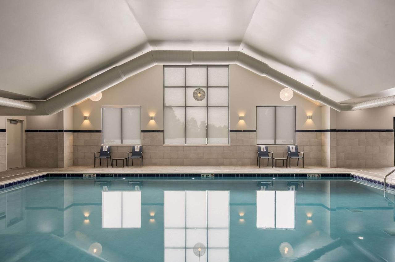 Mainstay Suites Гейлорд Екстериор снимка