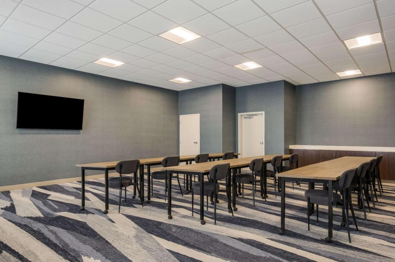 Mainstay Suites Гейлорд Екстериор снимка
