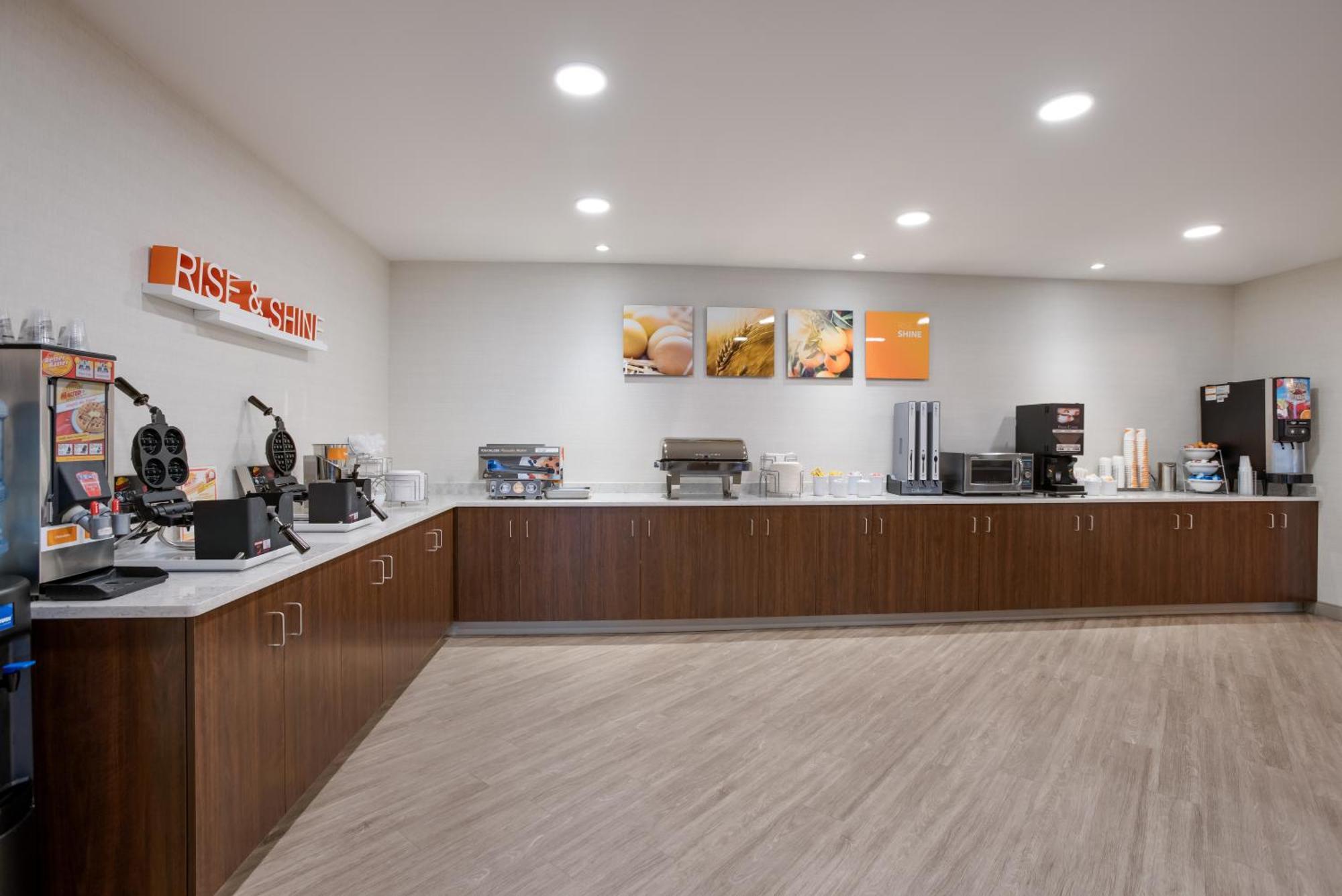 Mainstay Suites Гейлорд Екстериор снимка
